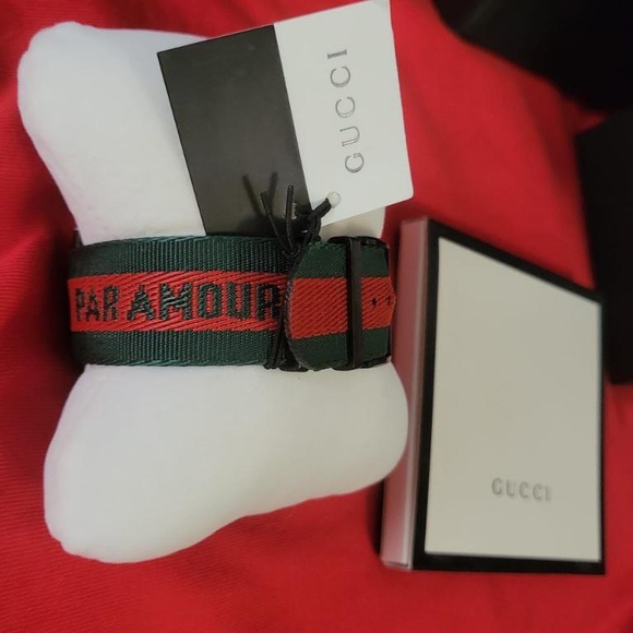 GUCCI Dive 45MM SS Bee Embroidered Dial Nylon Men’s Watch - Picture 3 of 5